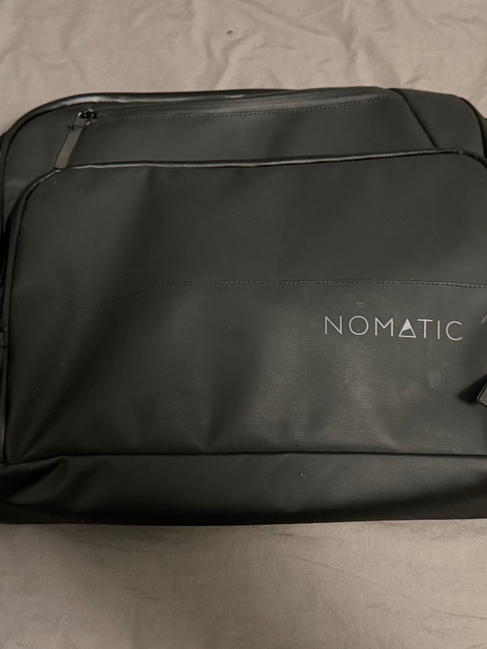 Nomatic Messenger Bag